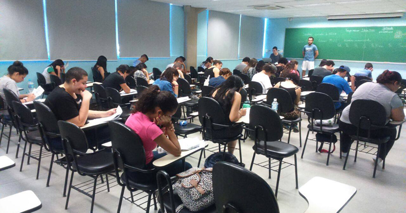 Aula no Cursinho da FFLCH – Foto: Divulgação / Cursinho FFLCH